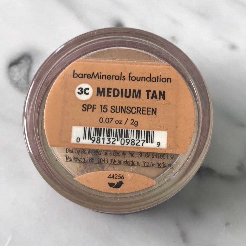 bareMinerals Foundation - Medium Tan (NEW) - Picture 3 of 4